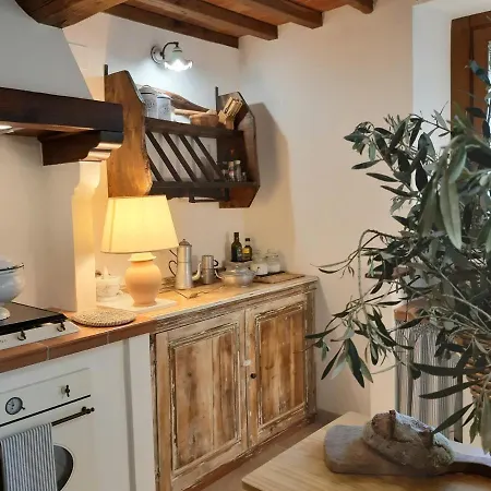 Vakantiehuis Casetta Nel Bosco - L'antico Metato