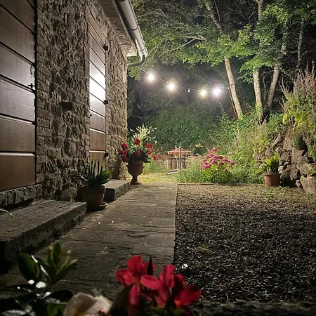 Vakantiehuis Casetta Nel Bosco - L'antico Metato Pierle